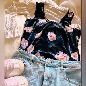 5/$25 🎀 vintage candies floral velvet top 90s lavender flowers vest/tank